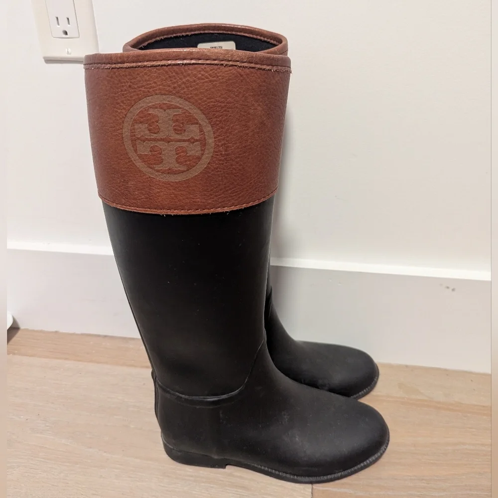 Tory Burch Neutral Black Brown Tall Classic Everyday Old Money Chic Rain Boots 7